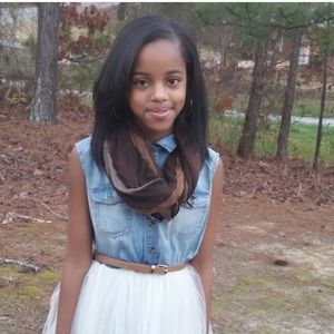 Meet your Posher, Anayah